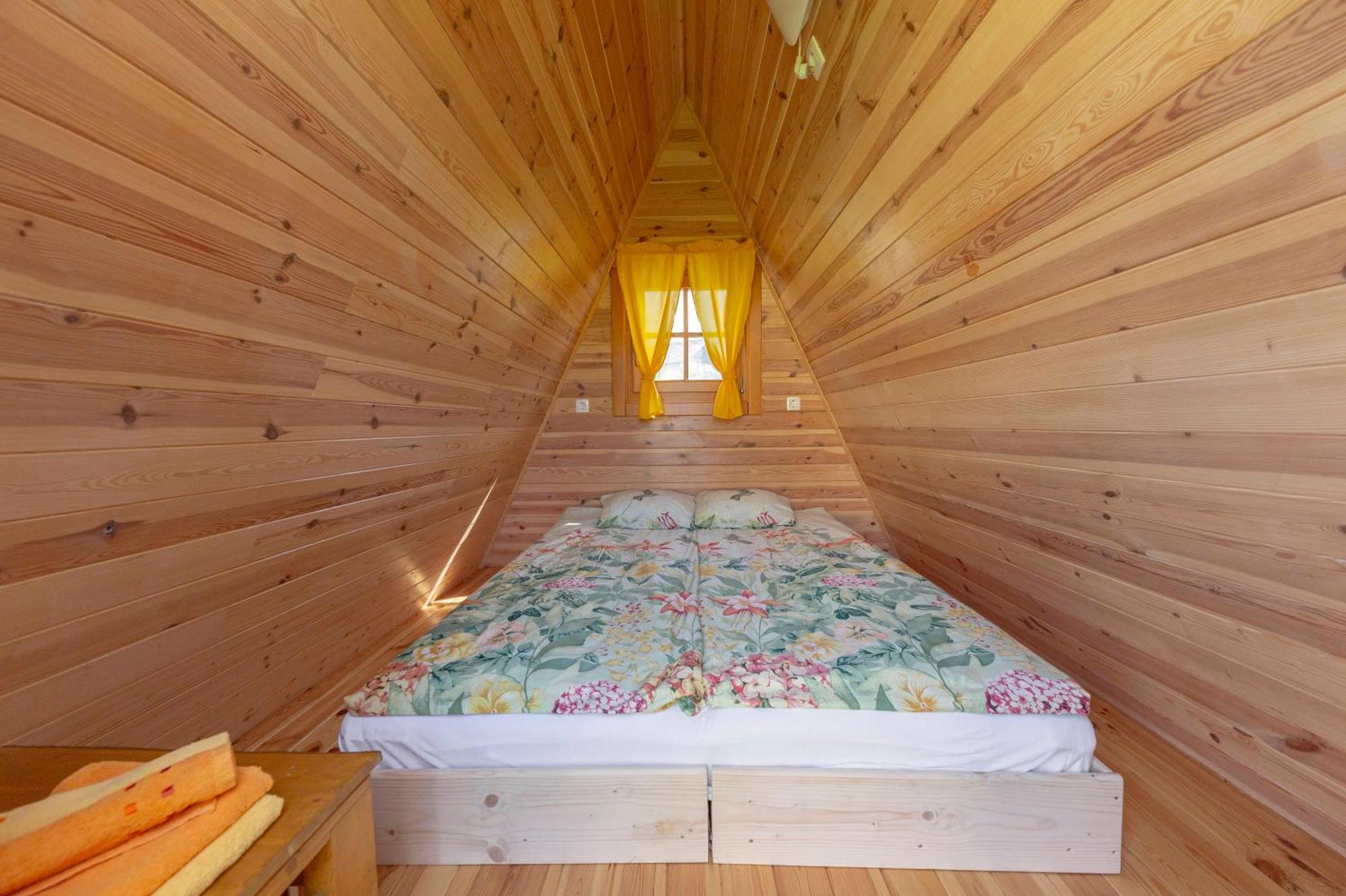 Glamping Mohorjev Grunt 호텔 프레드보르 외부 사진